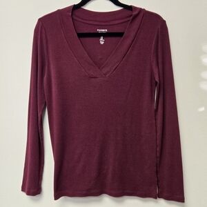 Gap Favorite V-neck T-shirt Ruby Wine Red M